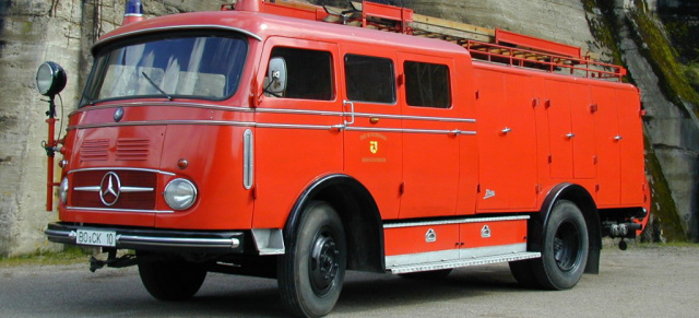 SCHÖNE STERNE 2014: FeuerWEHRK in Hattingen: Feuerwehrmuseum präsentiert Löschgruppenfahrzeug aus dem Jahr 1959. 