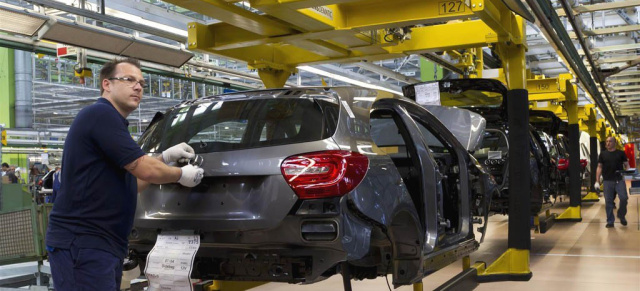 Mercedes-Benz richtet Pkw-Produktionsorganisation neu aus: "Ja" zum Standort Deutschland:  Mercedes-Benz investiert mehr als drei Milliarden Euro in Deutschland