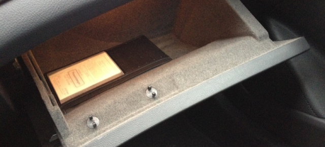 Urteil: Versicherung muss auch bei Fahrzeugpapieren im Auto zahlen: