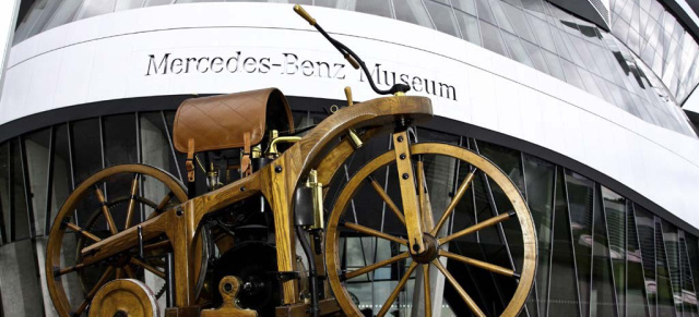 Vor 125 Jahren: Patent-Anmeldung des Daimler Reitwagens: Mercedes-Benz Museum feiert 125-jähriges Jubiläum des Daimler Reitwagens mit Sonderschau historischer Motorräder