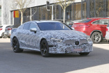 Mercedes-Erlkönig Premiere: Mercedes-AMG GT 4-Türer: Spy Shot Debüt: Erste Bilder von der Erprobung der Serienversion des 4-Door-AMG-GT  