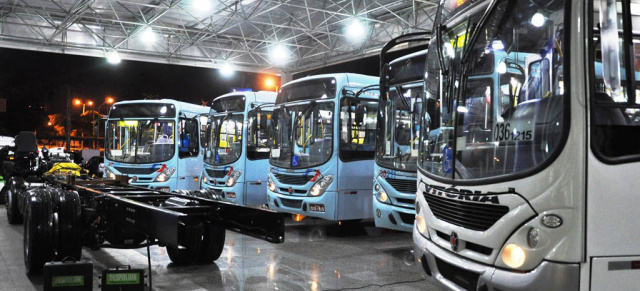 Große Sterne unterm Zuckerhut: 520 neue Mercedes Busse für Brasiliens Metropolen : Großaufträge für Daimler: Über 520 Mercedes-Benz Stadtbusse erneuern Flotten in brasilianischen Großstädten